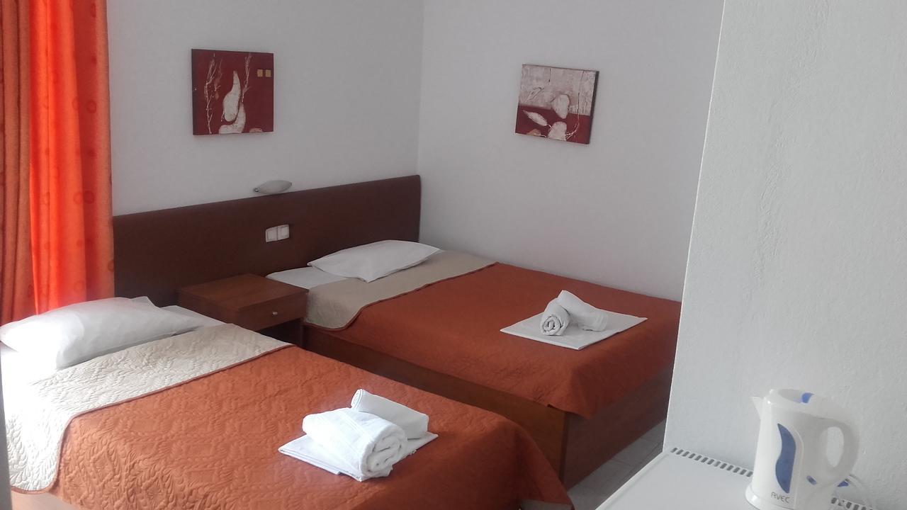 Giannis Hotel Paralía Exterior foto